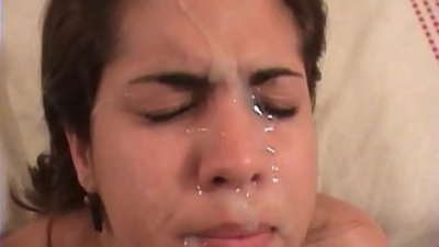 Aulelei Latin brunette ei ai feusuaiga mataga